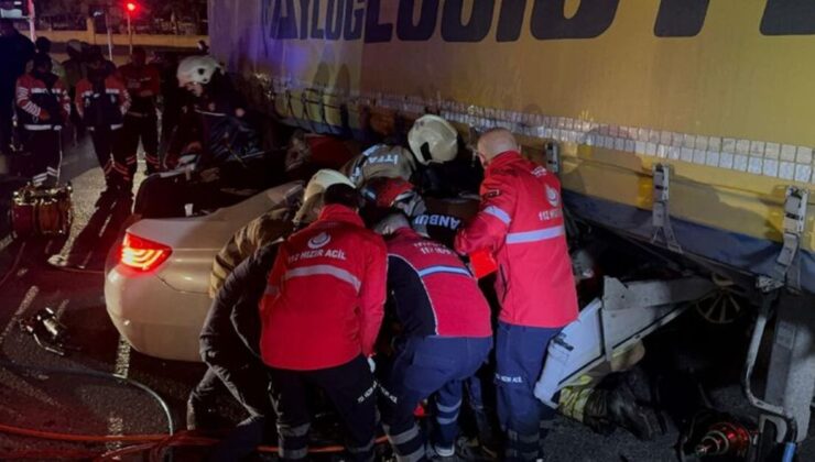 Esenyurt'ta otomobil TIR'ın altında girdi! 1 ağır yaralı | Son dakika haberleri